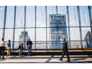 Blog = Top 5 Blockchain Applications in Financial Services